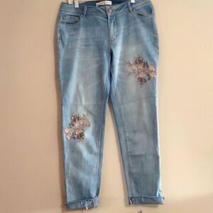 Est 1948 Denim Women's‎ Size 8 Pastel Floral Embroidery Ankle Light Wash Jeans